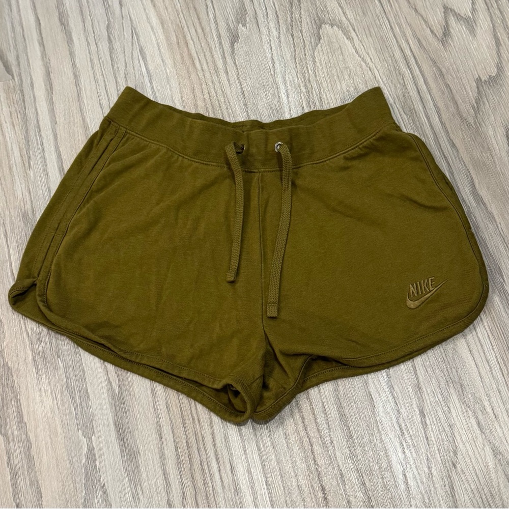 NIKE Lounge Lifestyle Sweat Shorts (Olive Green) women small